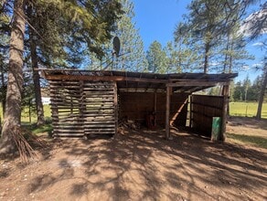 1271 Pease Rd in Usk, WA - Building Photo - Building Photo