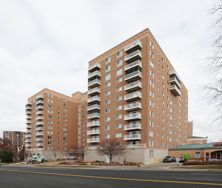 Gramercy Park Cooperative in Richfield, MN - Building Photo