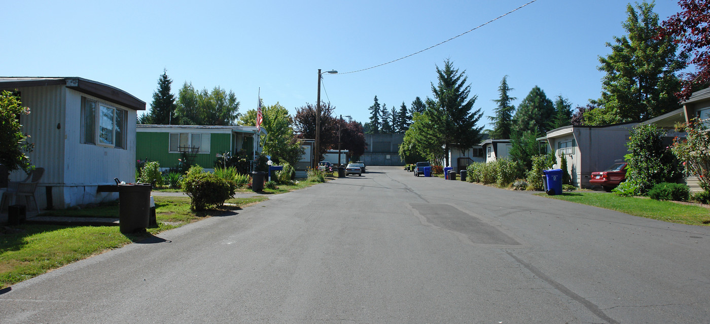 Cherry Blossom Mobile Home Park in Gresham, OR - Building Photo