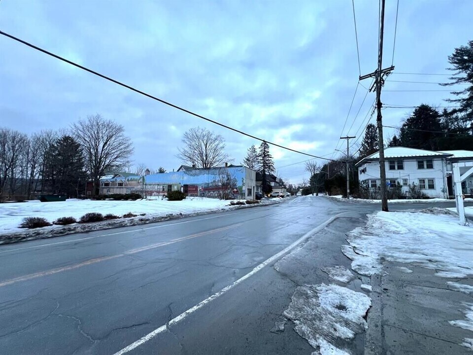 16 Broadway, A in Woodridge, NY - Building Photo
