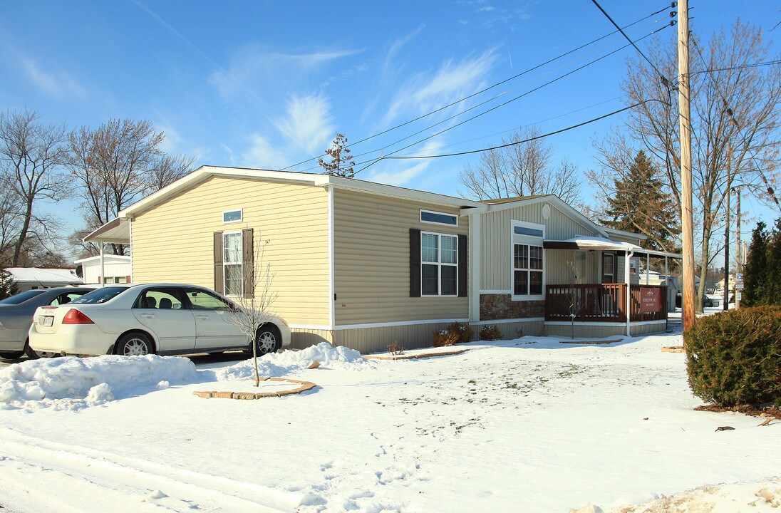 Apple Creek Village Mobile Home Park in Oakwood Village, OH - Building Photo