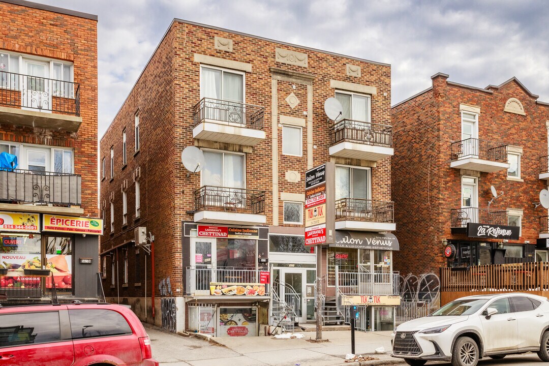 5619 De La Côte-Des-Neiges Ch in Montréal, QC - Building Photo