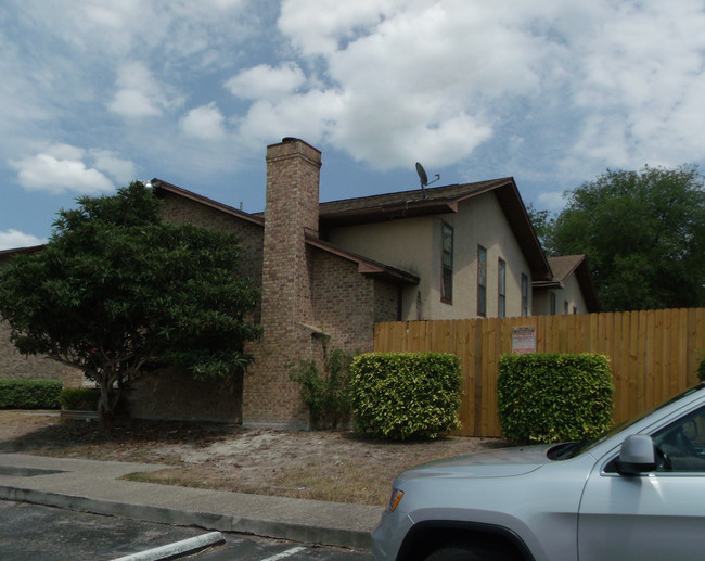 4103-4146 Ali Ave in San Antonio, TX - Foto de edificio - Building Photo