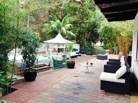 2366 Nichols Canyon Rd