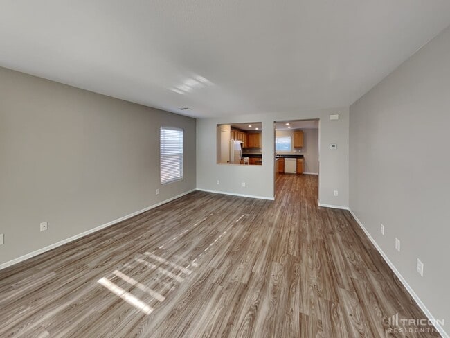 8331 Oppenheimer St in Las Vegas, NV - Building Photo - Building Photo