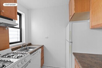 222 E 35th St in New York, NY - Building Photo - Building Photo