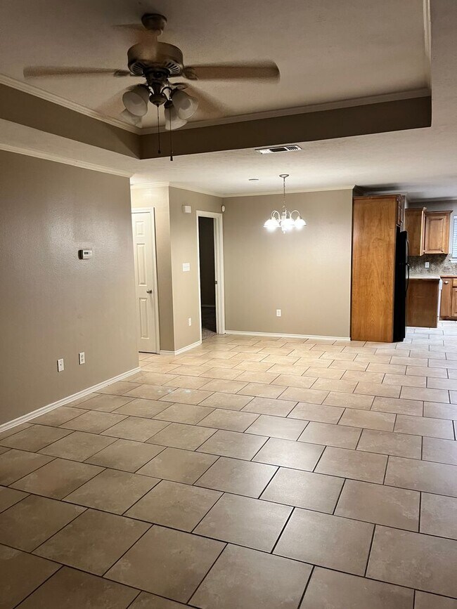 5109-5111 Galloping Way, Unit 5113 in Texarkana, TX - Building Photo - Building Photo