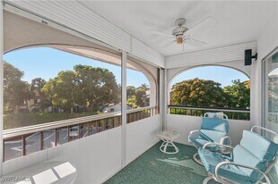 5 High Point Cir W in Naples, FL - Building Photo