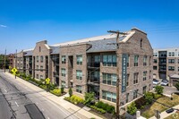 Iron Works at Jeffrey Park in Columbus, OH - Foto de edificio - Building Photo