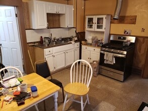 1366 E 45th St in Cleveland, OH - Building Photo - Building Photo