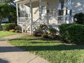 204 New Boston St, Unit 1 in Canastota, NY - Building Photo