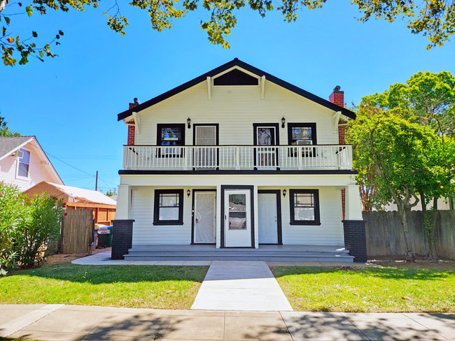 530 S School St in Lodi, CA - Foto de edificio - Building Photo