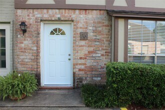 14719 Barryknoll Ln in Houston, TX - Building Photo - Building Photo