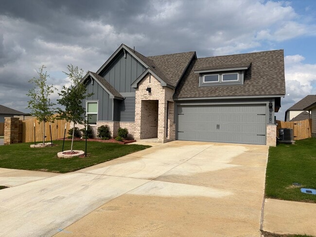 property at 170 Ellenora Dr