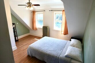 124 Forest St, Unit 3 in Medford, MA - Building Photo - Building Photo