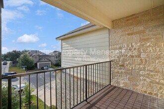 10750 Gentle Fox Bay in San Antonio, TX - Building Photo - Building Photo