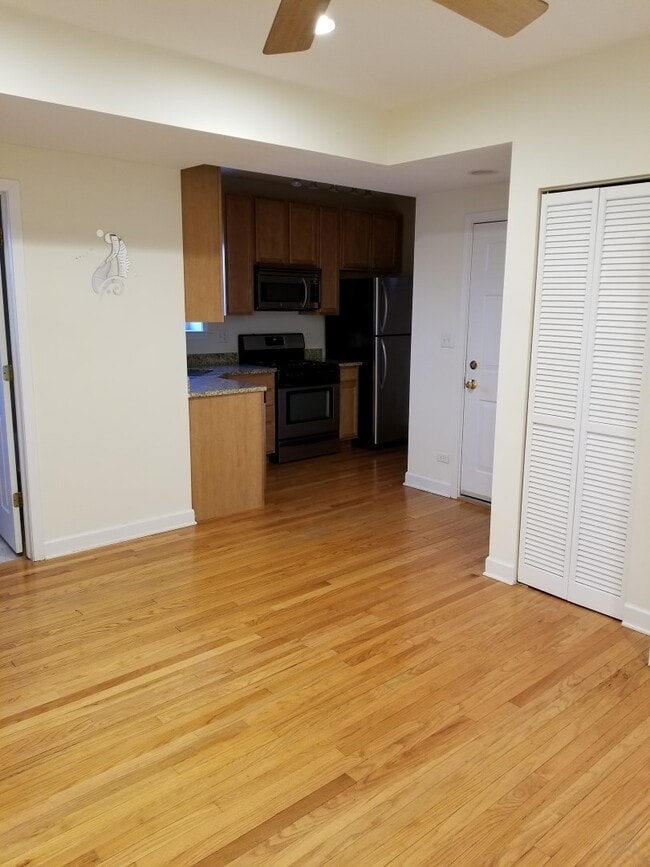 6345 N Washtenaw Ave in Chicago, IL - Building Photo - Building Photo