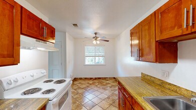 18199 Happy Ln in Sonoma, CA - Building Photo - Building Photo