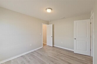 18326 Gibraltar Ln in Lehigh Acres, FL - Building Photo - Building Photo