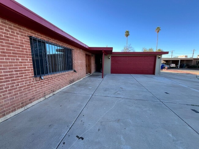 7130 E 30th St in Tucson, AZ - Foto de edificio - Building Photo