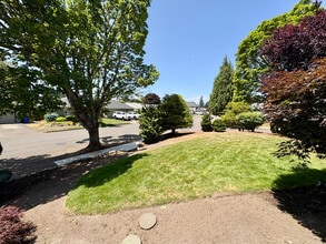 18902 Highland Dr in Oregon City, OR - Building Photo - Building Photo