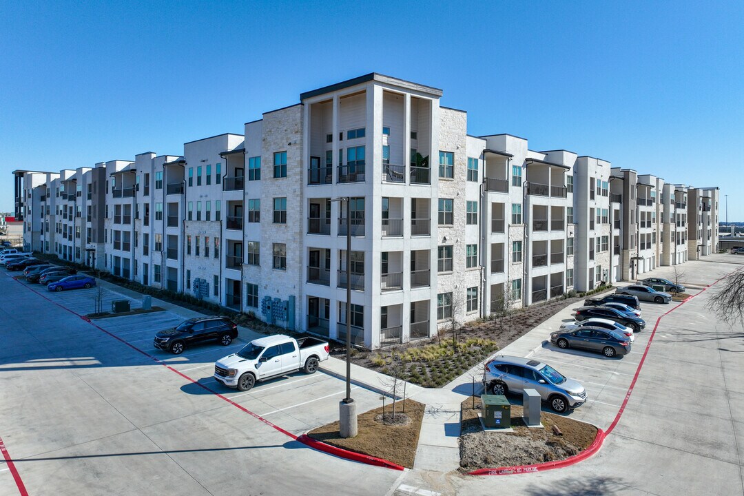 Arden at Kohlers Crossing in Kyle, TX - Building Photo