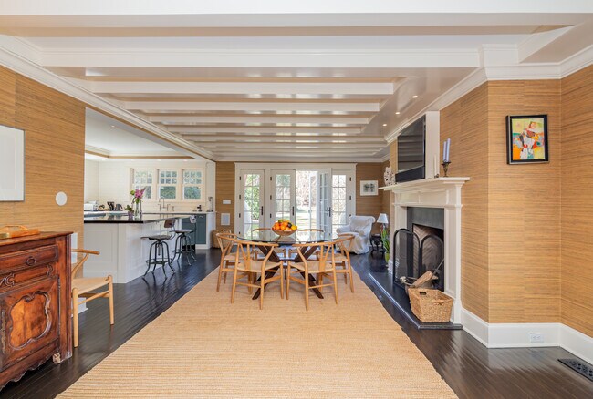 17 Wainscott Stone Road in Wainscott, NY - Building Photo - Building Photo