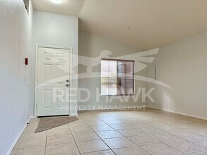 9750 E Kiva Ave in Mesa, AZ - Building Photo - Building Photo