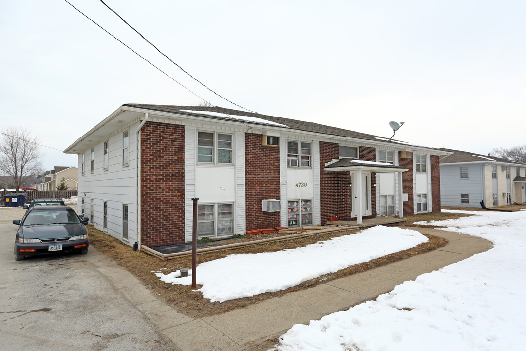 4729 NW 62nd Ave in Johnston, IA - Building Photo