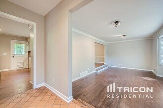 4475 N Peachtree Rd in Dunwoody, GA - Building Photo - Building Photo