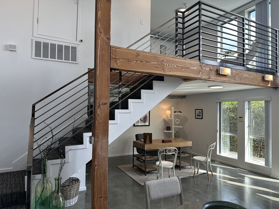 The R2 by CLG in Los Angeles, CA - Building Photo