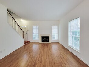 7575 Cambridge St in Houston, TX - Building Photo - Building Photo