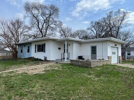 393 W 20th St in Holland, MI - Building Photo