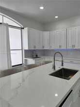 5085 SW 37th Ave in Fort Lauderdale, FL - Building Photo - Building Photo