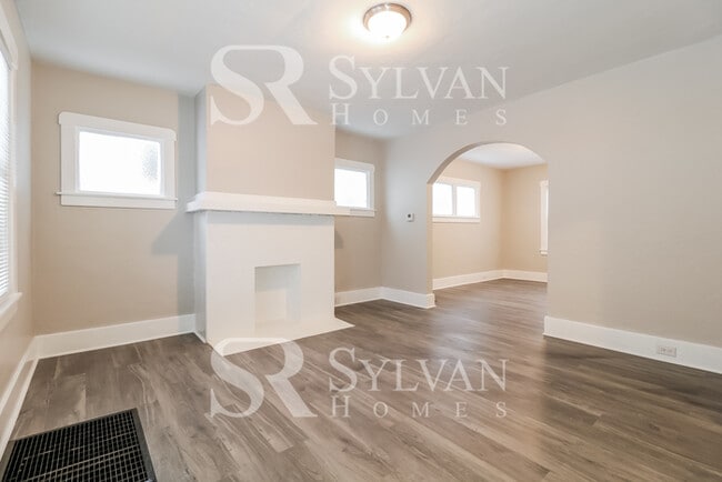 2303 Palm Beach Ave in Pittsburgh, PA - Building Photo - Building Photo