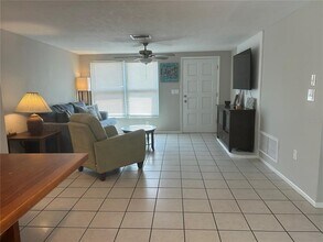 3201 Elkridge Dr in Holiday, FL - Building Photo - Building Photo