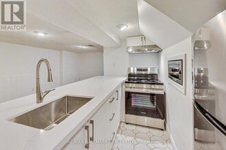 40 Tiago Ave in Toronto, ON - Building Photo - Building Photo