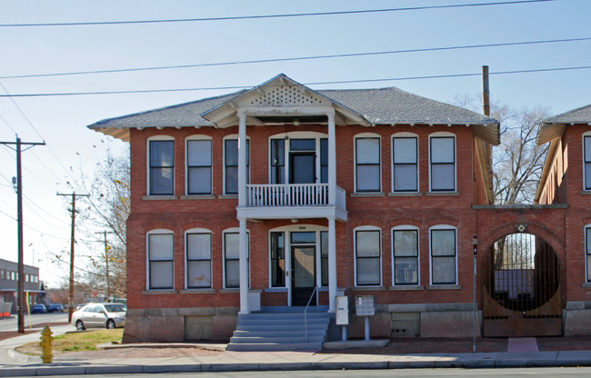 1002 Central Ave NW in Albuquerque, NM - Foto de edificio - Building Photo