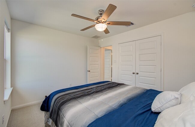 property at 2816 Oakheath Crst Ct