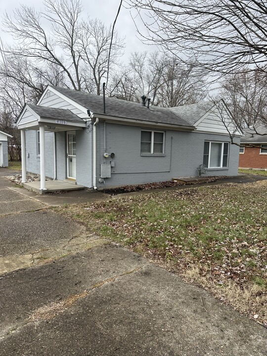 4106 Timothy Ln in Louisville, KY - Building Photo