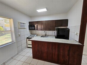 1723 Liberty St-Unit -2 in Hollywood, FL - Building Photo - Building Photo