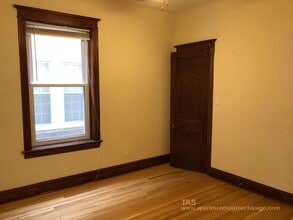 1434 W Addison St, Unit 2 in Chicago, IL - Foto de edificio - Building Photo