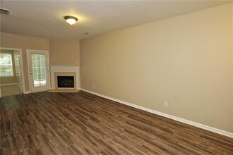 4739 Autumn Rose Trail in Oakwood, GA - Building Photo - Building Photo