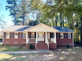 910 Lawrenceville Hwy in Lawrenceville, GA - Building Photo