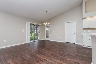 4710 Marsh Harbor Dr in Tavares, FL - Building Photo - Building Photo