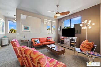 930 E Palm Canyon Dr in Palm Springs, CA - Building Photo - Building Photo