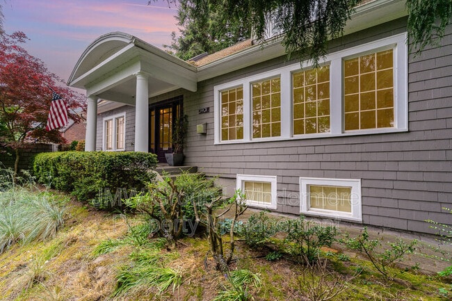 property at 3901 S Court St