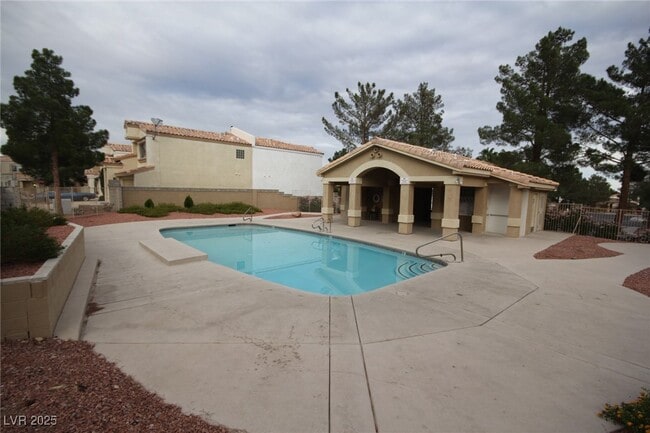 3440 Middle View Dr in Las Vegas, NV - Building Photo - Building Photo