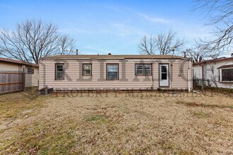 2908 S Glenn Ave in Wichita, KS - Building Photo - Building Photo