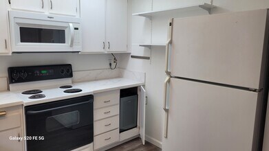 2727 Morena Blvd, Unit 209 in San Diego, CA - Building Photo - Building Photo